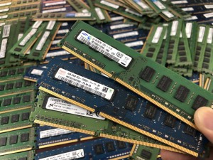 Ram DDR3 4GB giá 300K (nhiều hiệu chính hãng)